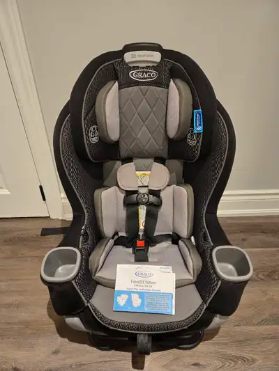 Car seat in excellent condition.