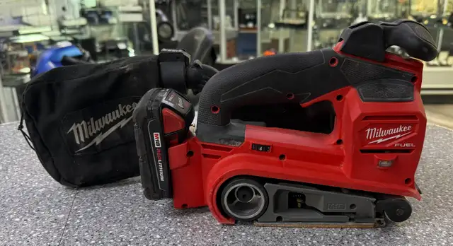 Milwaukee 18V Fuel Belt Sander TOOL ONLY in Power Tools in Oshawa / Durham Region - Image 3