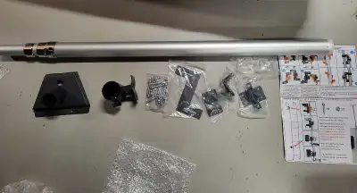 New in the box Easily mount this extendable pole to your ladder