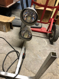 Heat lamp with two new bulbs