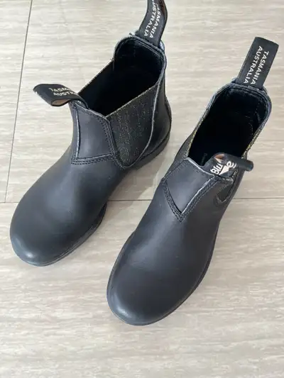 Blundstone Orginals Chelsea Boot 2031 Black Leather, View more