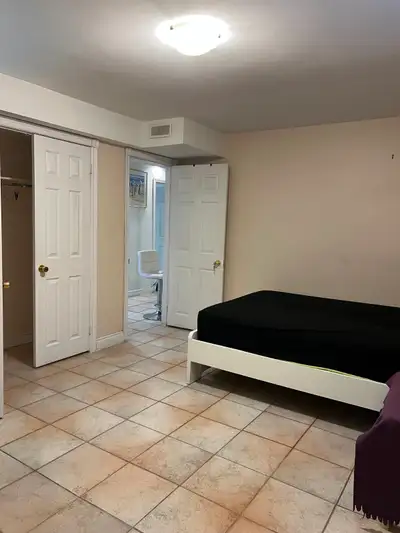 Prime Yonge/Steeles location, spacious 3 nedtoom basement apartment for rent. only 5 minutes walking...