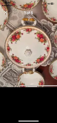 Old Country Roses Covered Dish 
