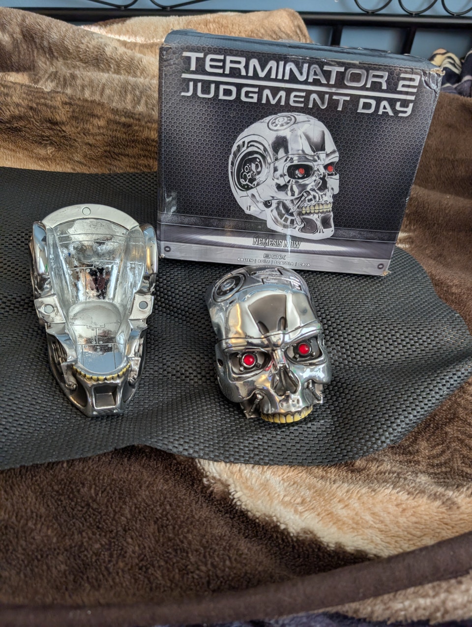 T2 ltd edition terminator skull. In original box. Collectible. | Arts ...