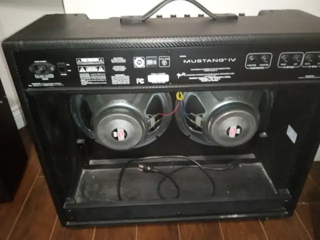 Fender MUSTANG IV 150-Watts 2x12'' Modeling Guitar Combo in Amps & Pedals in St. Catharines - Image 5