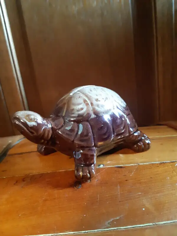 $25.00 ~ RARE  Pottery Tortoise Bank ~ in Arts & Collectibles in St. Catharines - Image 5