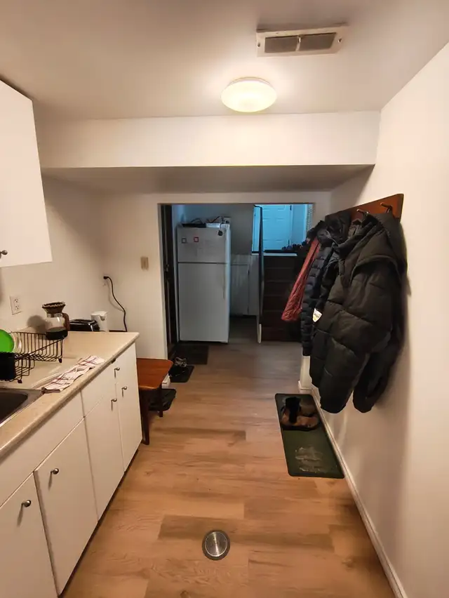 Spacious Summer Room Close to UWaterloo in Room Rentals & Roommates in Kitchener / Waterloo - Image 10