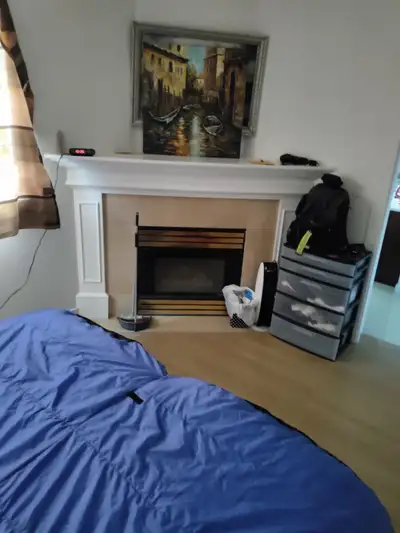 Female only, Bedroom With private bathroom, share kitchen with one other Quiet house and neighborhoo...