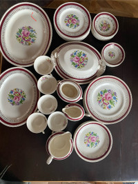 Set de vaisselle antique