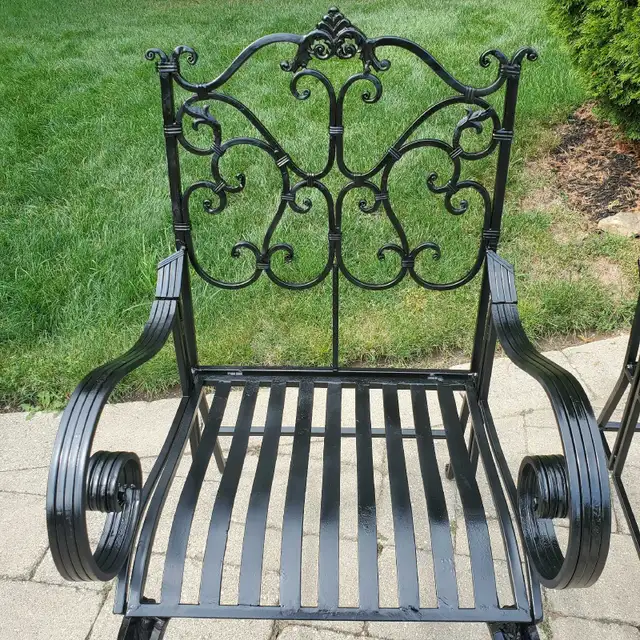 Outdoor wrought iron metal chairs in Patio & Garden Furniture in Markham / York Region - Image 4