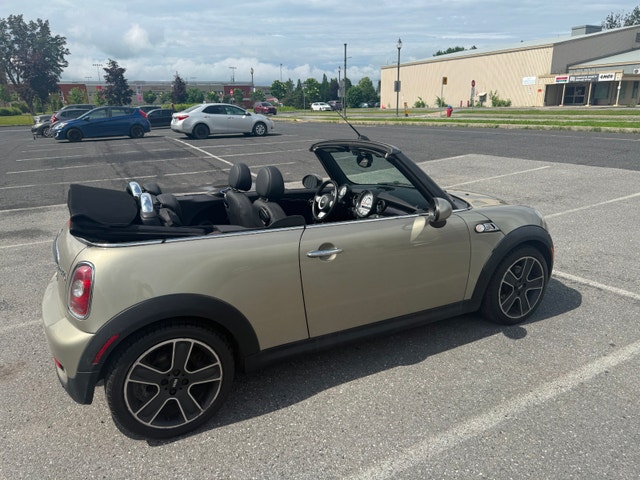 Mini Cooper S convertible 2010 turbo et manuelle 6 vitesse ! — photo 2