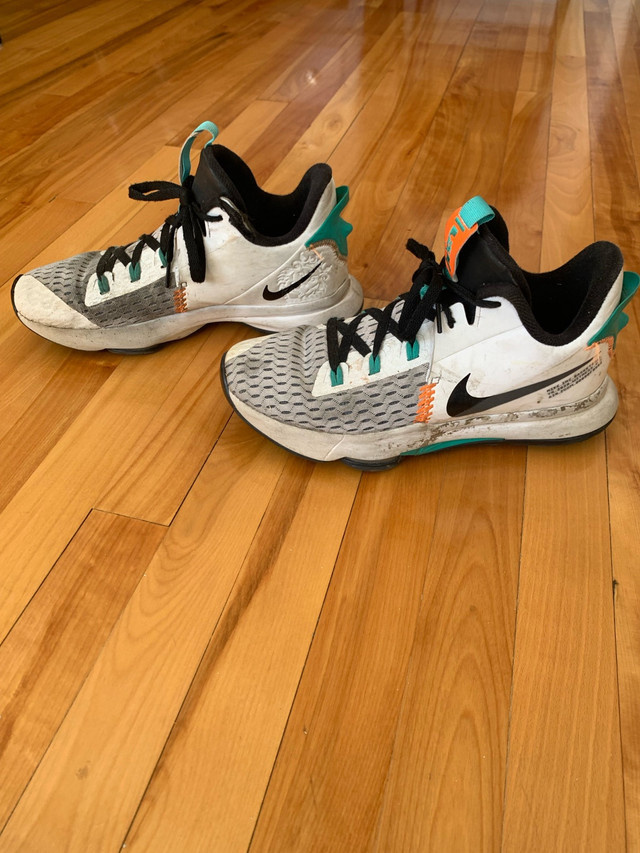 Size 10 Nike Lebron Witness V 5 White dans Chaussures pour hommes  à Ville de Montréal - Image 2