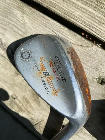 Titleist Vokey SM5 58° & TaylorMade Milled Grind 56° Wedge , View more