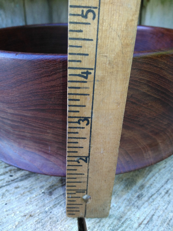 Beautiful Wood Turned 9 Inch By 4.5 Inch Deep Salad or Nut Bowl in Arts & Collectibles in Sunshine Coast - Image 2