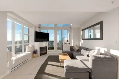 Furnished Living – Downtown Van