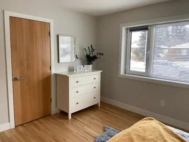 Great central location! Beautiful 3 Beds 1 Bath in Briar Hill! in Long Term Rentals in Calgary - Image 11