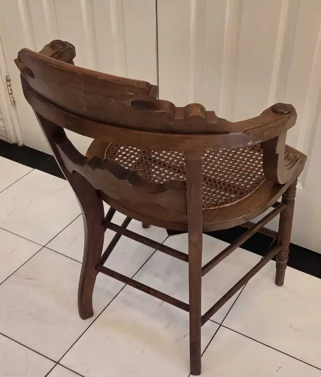 ANTIQUE LATE VICTORIAN 1890'S CARVED  WALNUT CANE SEAT CHAIR in Chairs & Recliners in City of Toronto - Image 11