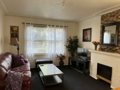 Downtown 1-bedroom unit fully furnished