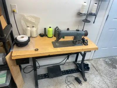 Machine à coudre Signer 331K4 avec table, View more