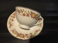 Vintage / antique tea cup & saucer