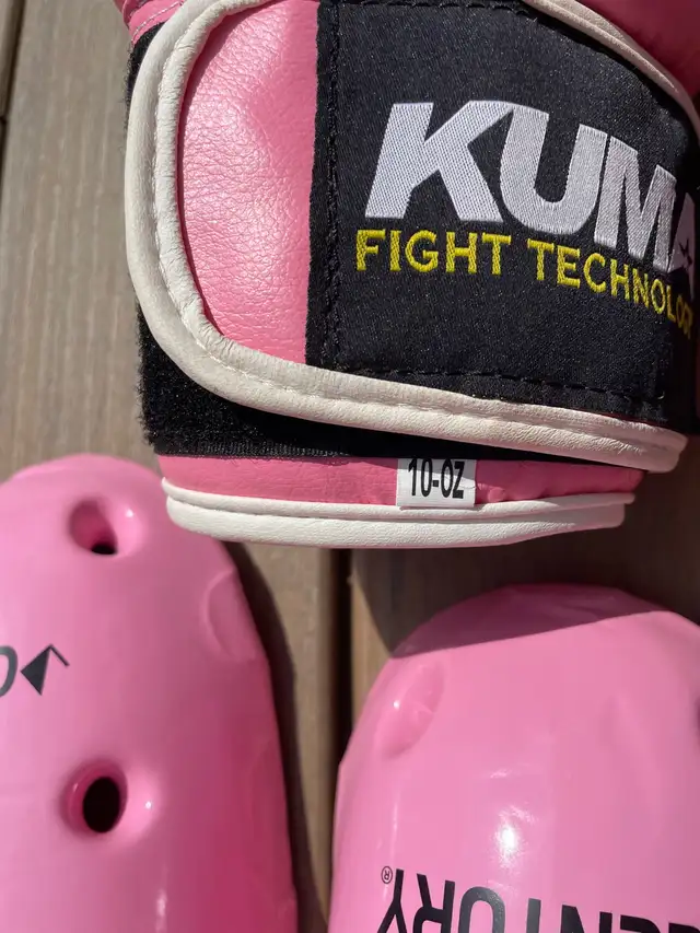 Century MMA protective gear in Exercise Equipment in Oakville / Halton Region - Image 3
