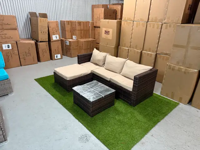 **PROMO** 4-Piece Patio Set with Table. NEW62864361239938121