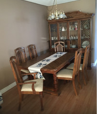 Dining Room Set with Table, 6 Chairs and Hutch