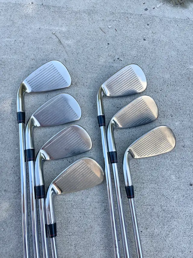 Nike VR Irons (RH) in Golf in Ottawa - Image 3