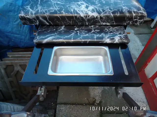 MASSAGE OR EXAM OR TATTOO BED TABLE in Health & Special Needs in Chilliwack - Image 4