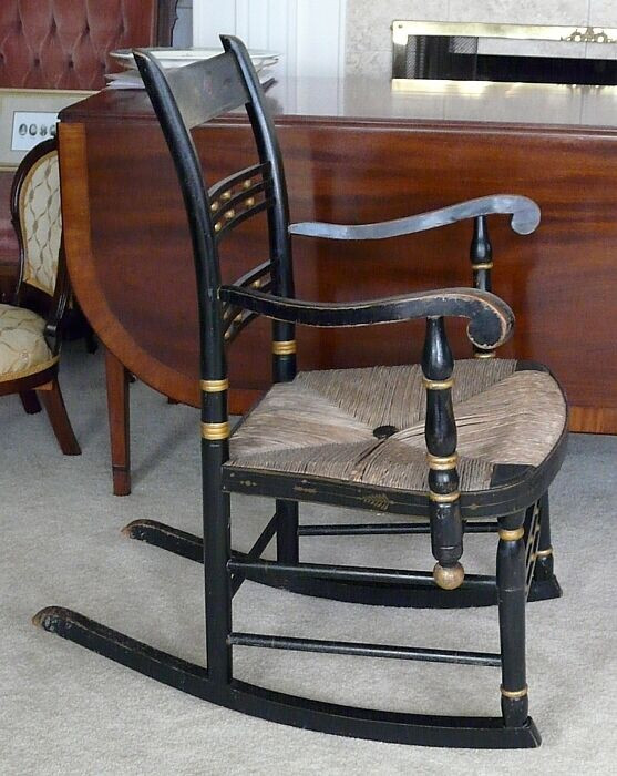 Antique Sheraton “Fancy Chair” & Victorian Petite Settee in Home Décor & Accents in Kingston - Image 2