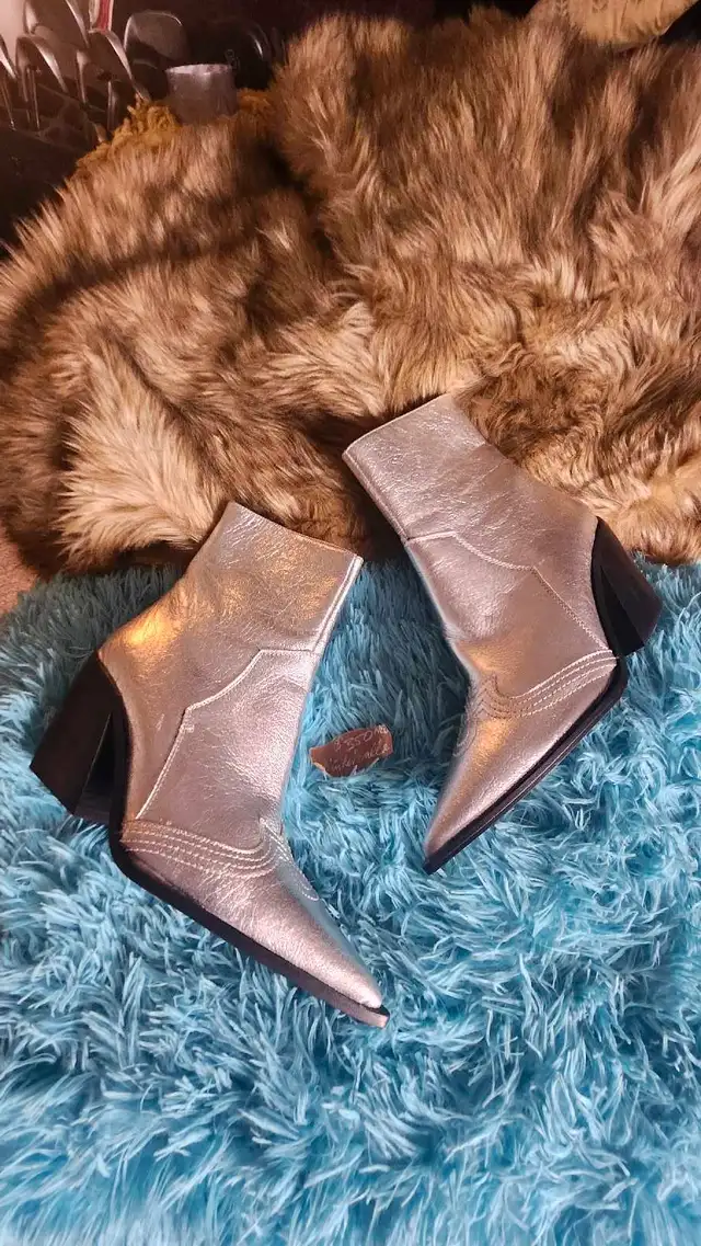 Luxury (30+pairs)Women's (Size 10US) Footwear Collection in Women's - Shoes in Calgary - Image 7