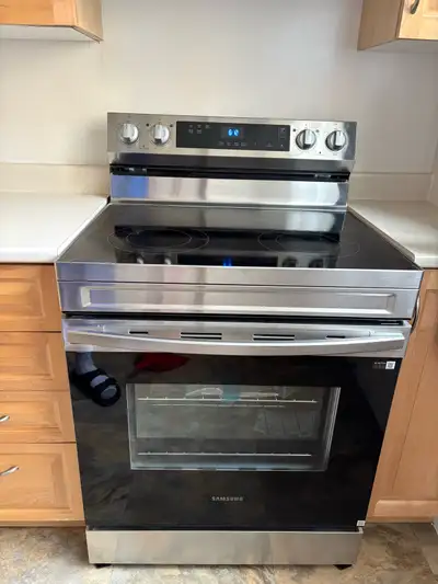 Selling a new Stove/Oven for $400 Samsung NE63A6511SS - NE63A6511SS/AC Electric Range, 6.3 cu. ft. C...