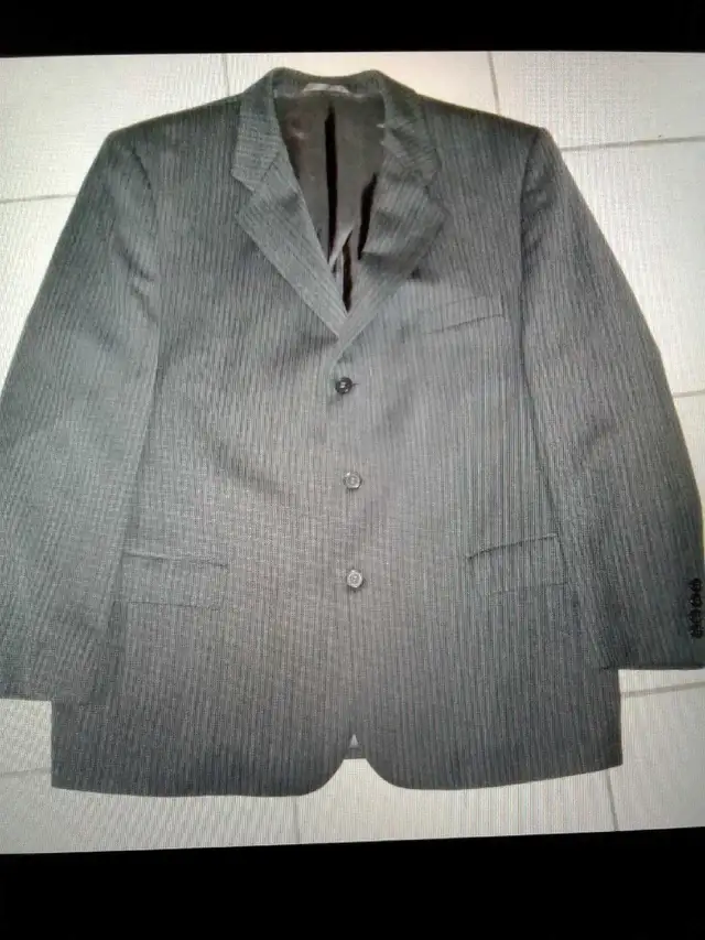 Big men's XXL suit blazers  $15 each (size 46") in Men's in City of Toronto - Image 2