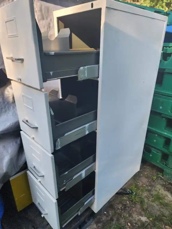 Heavy Duty Old Style 4 Drawer Fieling Cabinet White W Dividers in Bookcases & Shelving Units in Windsor Region - Image 2