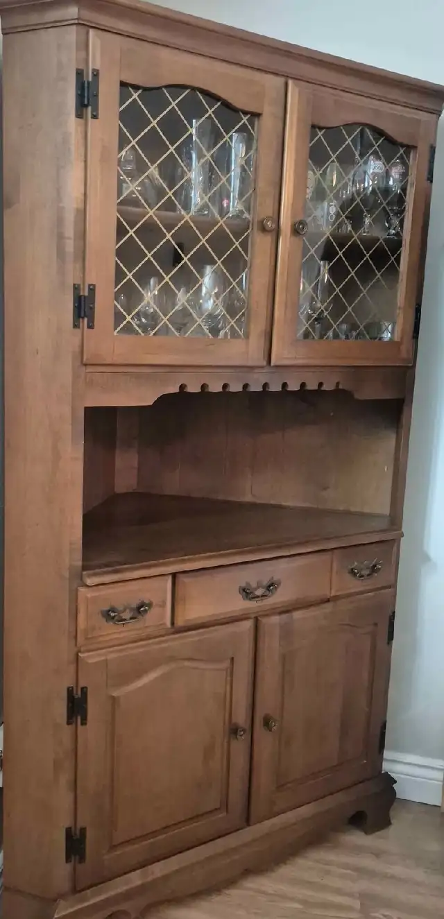Meuble en coin  pour rangement in Bookcases & Shelving Units in Longueuil / South Shore - Image 3