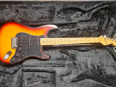 1991 Fender American Stratocaster electric guitar. Made in USA. Extra white pick guard, coil covers...