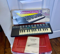 Vintage Realistic Concertmate-360 Keyboard