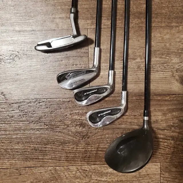 Youth Jr.   WILSON Golf Clubs Graphite Shafts in Golf in Barrie - Image 6