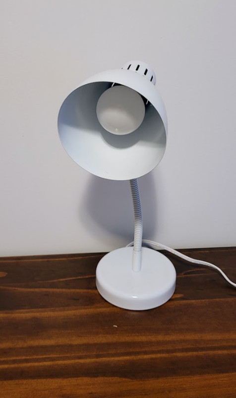 Desk Lamp in Indoor Lighting & Fans in Saskatoon - Image 2