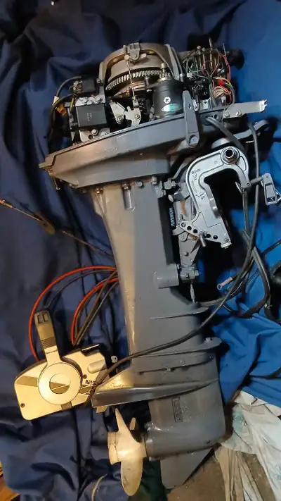 2 stroke motor .come with the remote control . No sure running or not. No sure what is need .sal as...