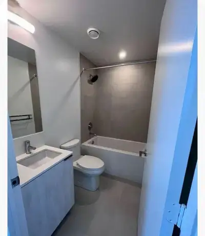 One private Bedroom in 2 Bedroom Apartment in VMC
