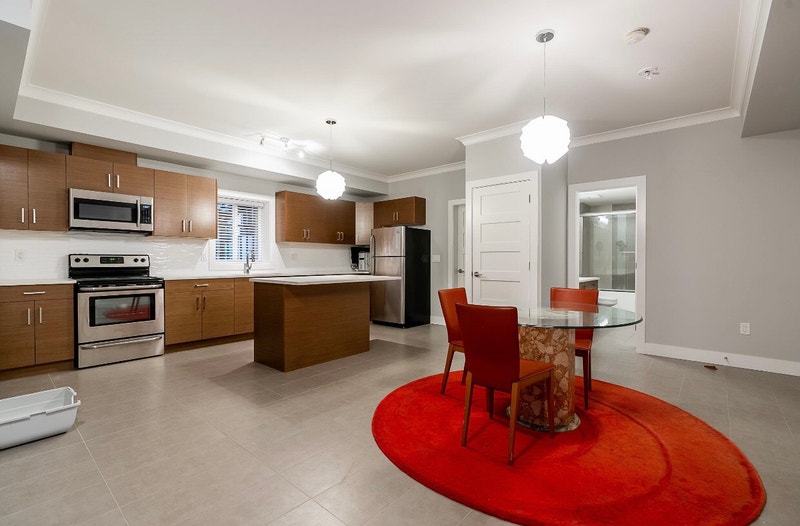 Coquitlam house for rent / 2400/ 2br+1 bath in Burke Mountain Long