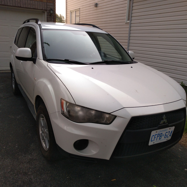Mitsubishi Outlander 2011 AWD in Cars & Trucks in Ottawa - Image 4