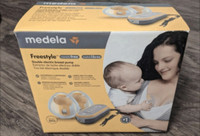 Medela Freestyle Hands Free Pump - lightly used 