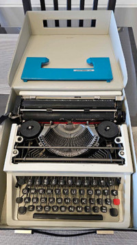 Olivetti-Underwood 315 Portable Typewriter with Case