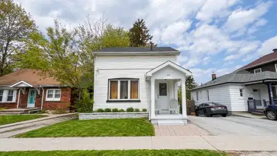 Bright and functional 1-bedroom unit, ideal for students, young professionals, or healthcare workers...