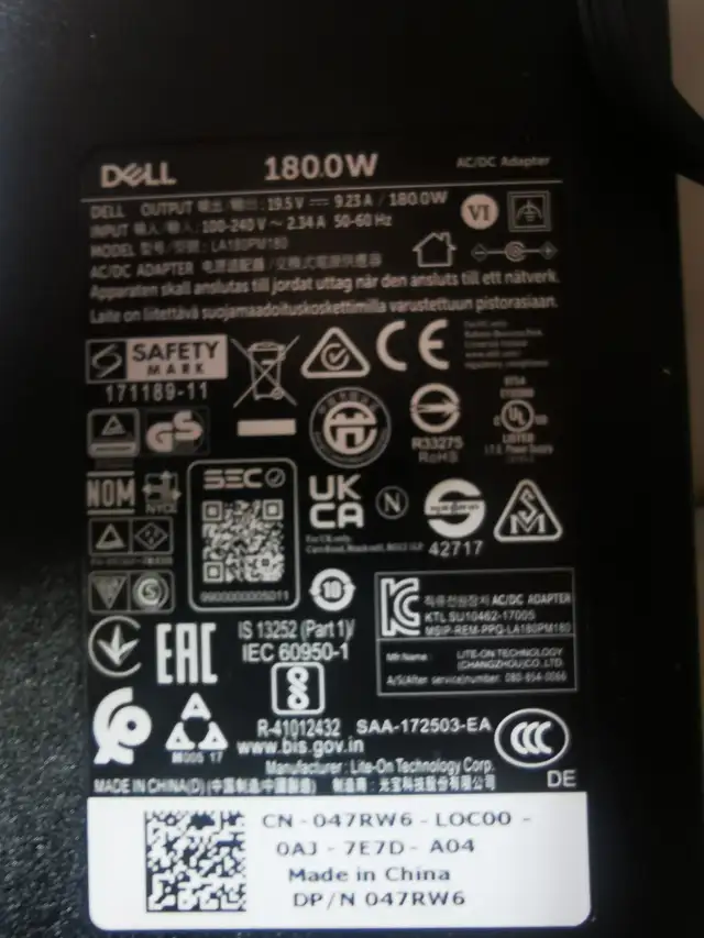 dell 180 watt Docking station power adaptor in Laptop Accessories in Markham / York Region - Image 4