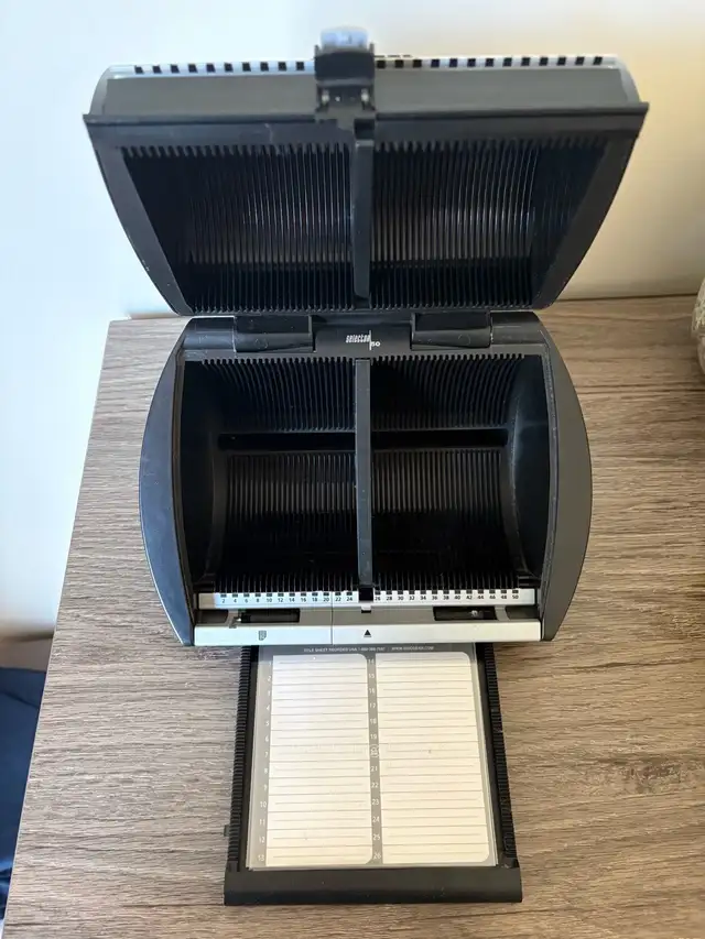 CD HOLDER
