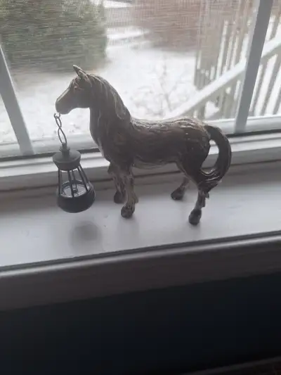 For sale two horse lamps asking 40.00 each. All other items are 10.00 each ,located in Glenaire Esta...