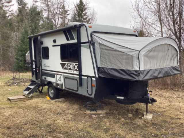 Lightweight Hybrid Trailer for family camping or travelling in Travel Trailers & Campers in North Bay